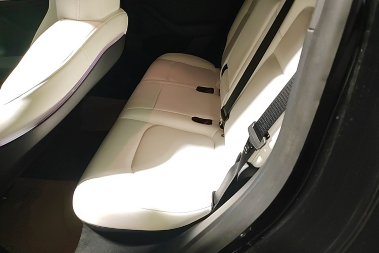 Tesla Model Y 2022 #17 Tesla Model Y 2022 صورة سيارة #17