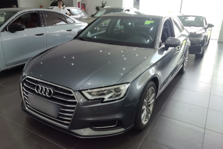 Audi A3 2019 car image #2