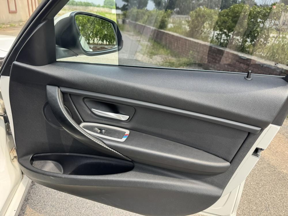 BMW 3 Series 2015 immagine di auto #17