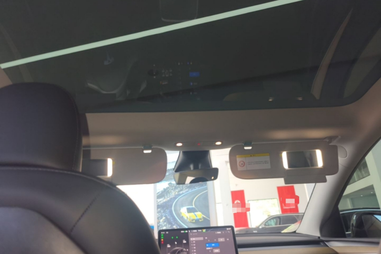 Tesla Model Y 2023 #18 Tesla Model Y 2023 car image #18