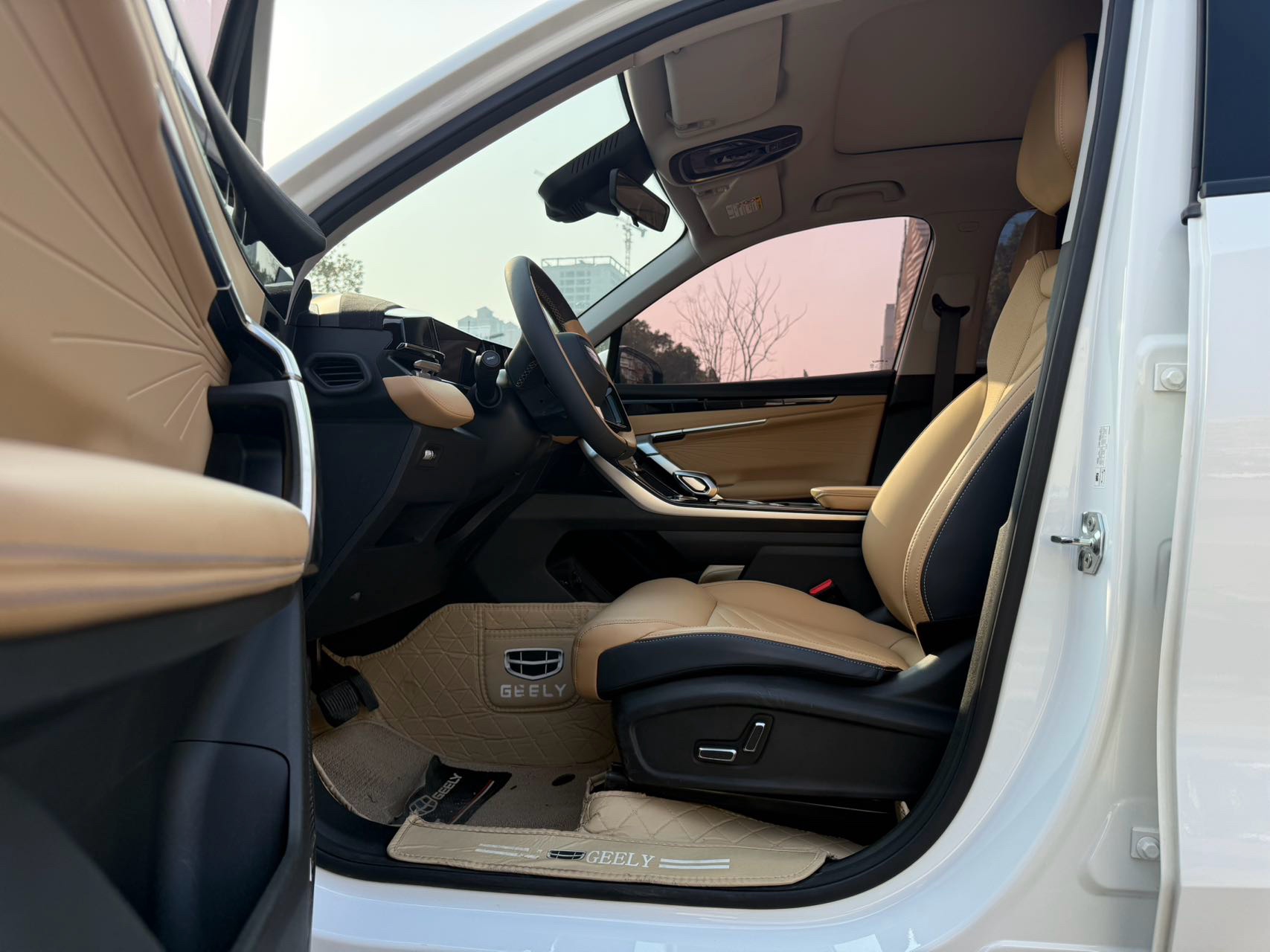 GEELY Boyue L 2023 car image #4