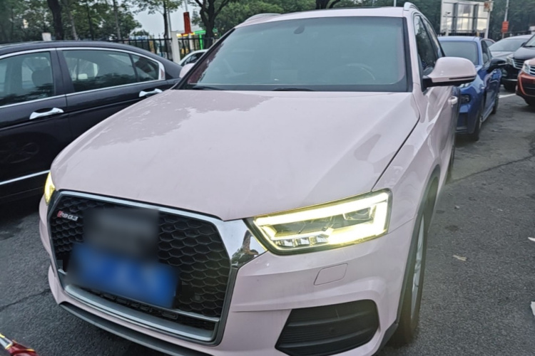 Audi Q3 2019 car image #3