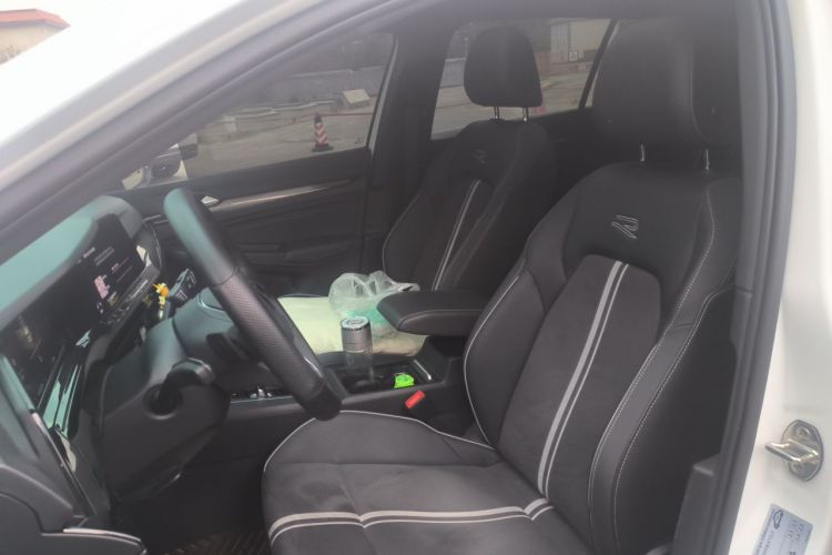 Volkswagen Golf 2024 immagine di auto #15
