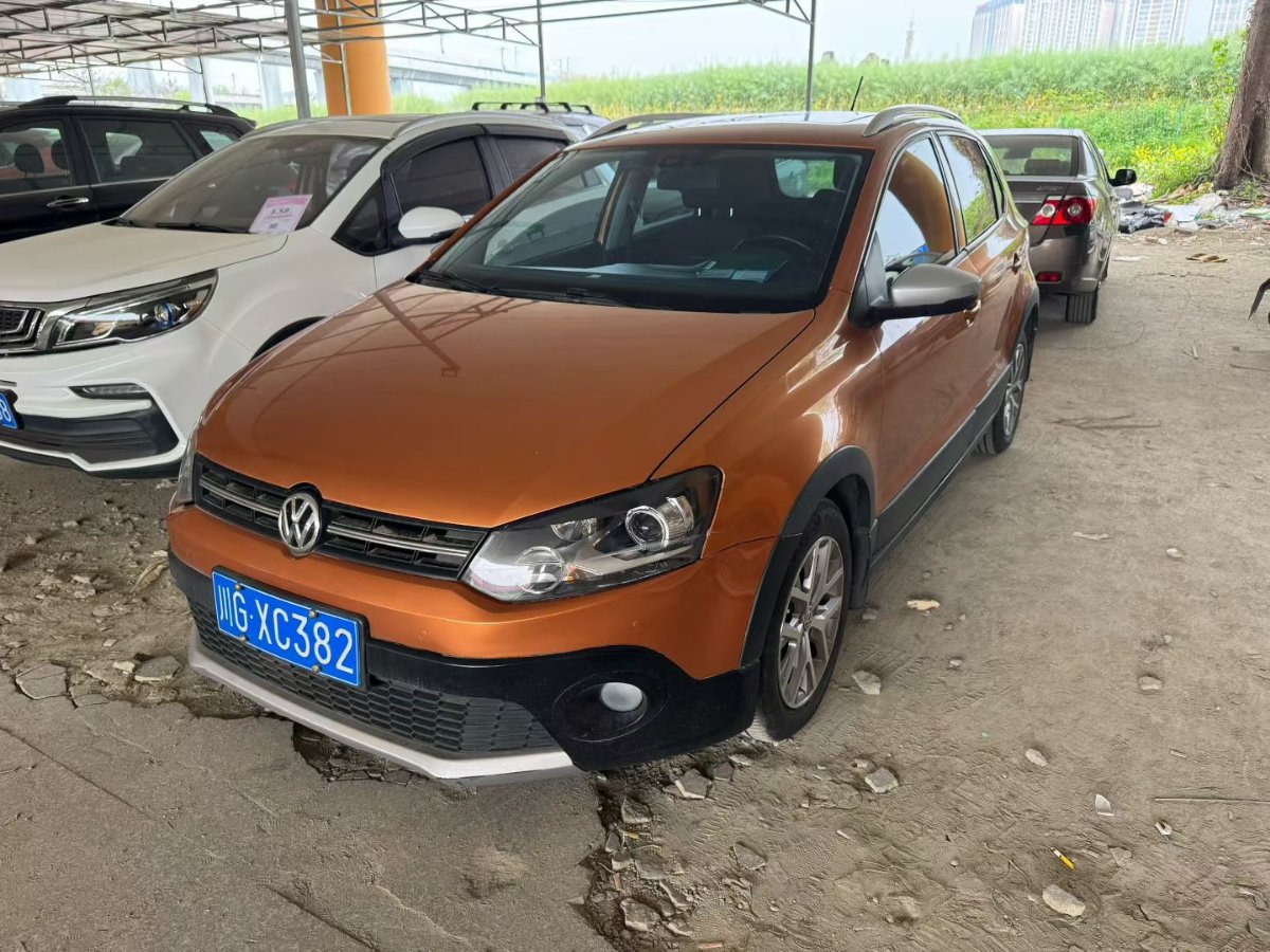 Volkswagen Polo 2016 car image 