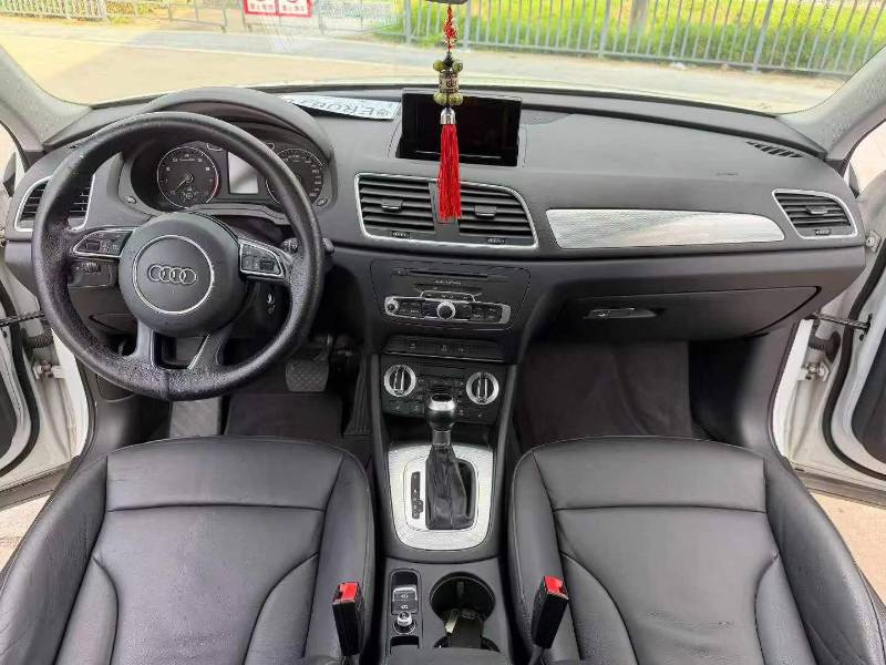 Audi Q3 2016 immagine di auto #9