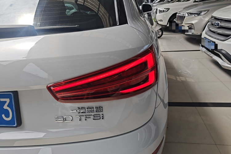 Audi Q3 2018 #8 Audi Q3 2018 car image #8
