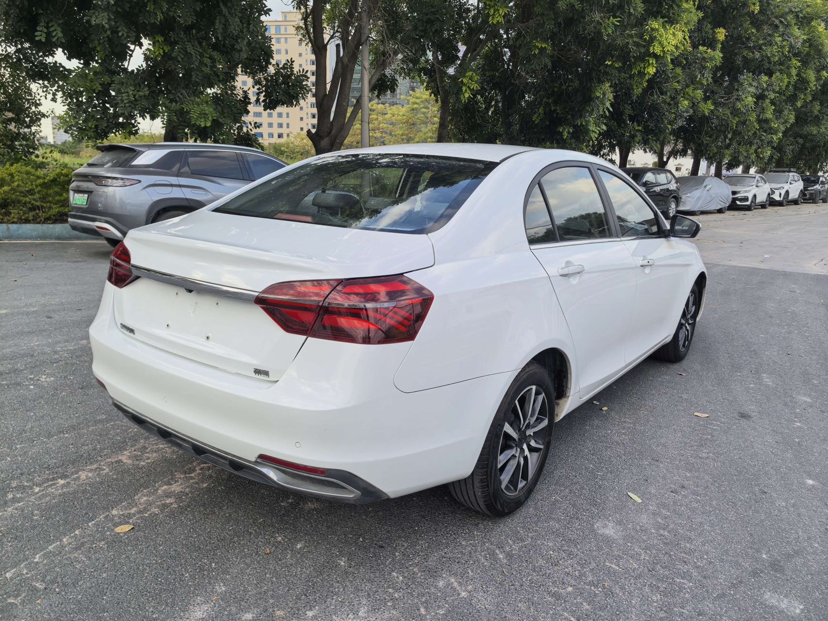 GEELY Emgrand 2019 صورة سيارة #7