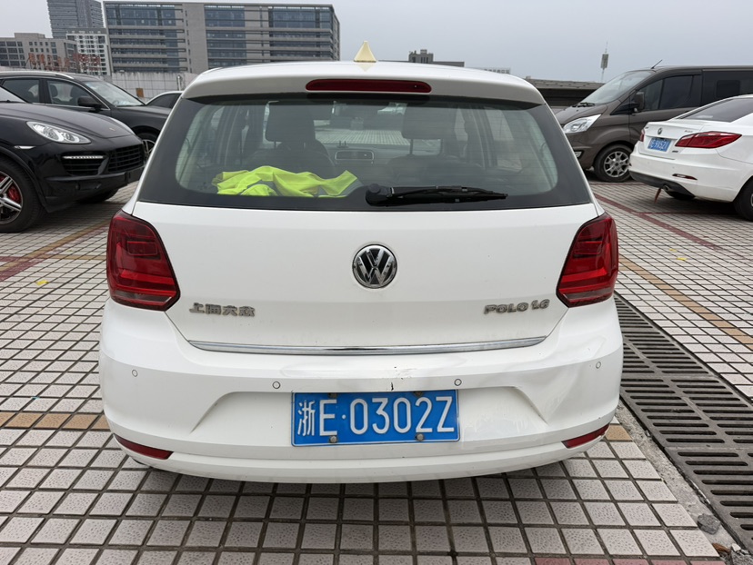 Volkswagen Polo 2015 car image #7