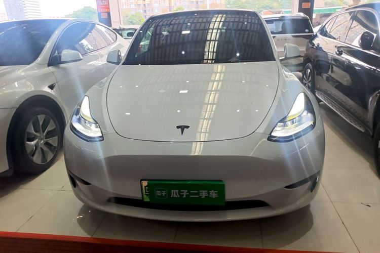 Tesla Model Y 2023 immagine di auto #3