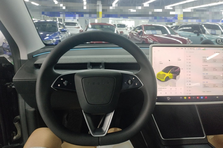 Tesla Model Y 2025 #11 Tesla Model Y 2025 car image #11