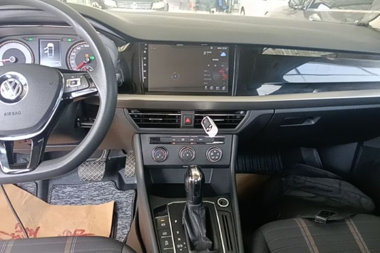 Volkswagen Lavida 2019 car image #13