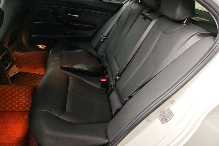 BMW 3 Series 2017 #17 BMW 3 Series 2017 car image #17