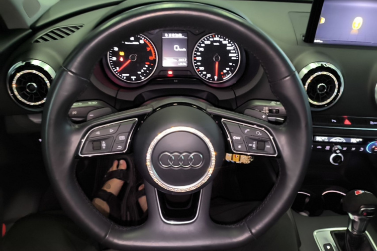 Audi A3 2018 car image #11