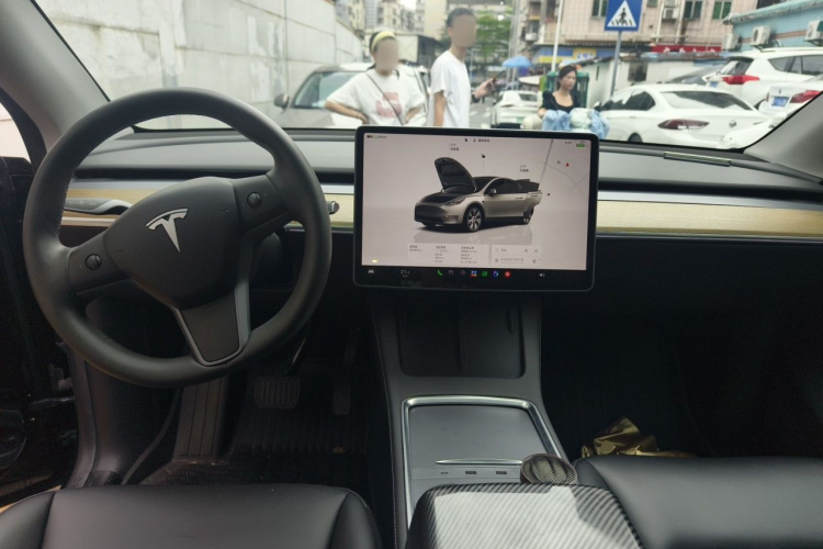 Tesla Model Y 2023 car image #7