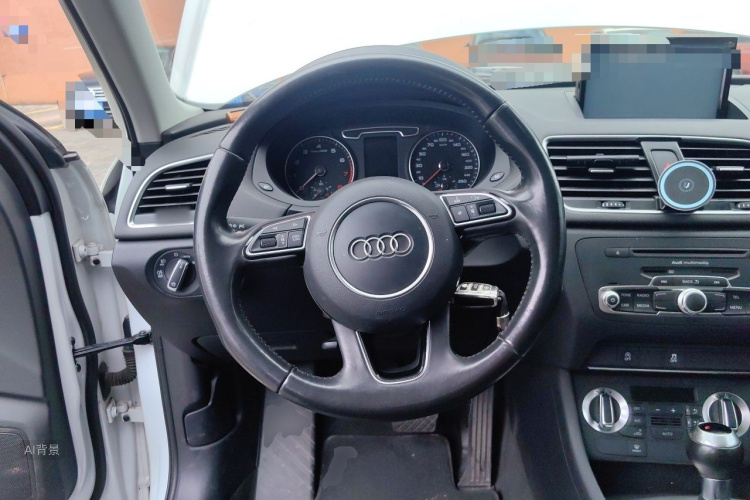 Audi Q3 2014 car image #12