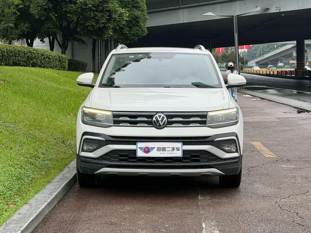 Volkswagen T-Cross 2021 car image #2