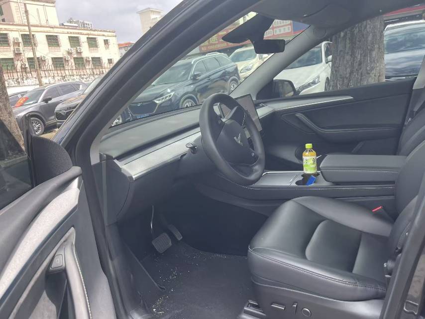Tesla Model Y 2024 #5 Tesla Model Y 2024 صورة سيارة #5