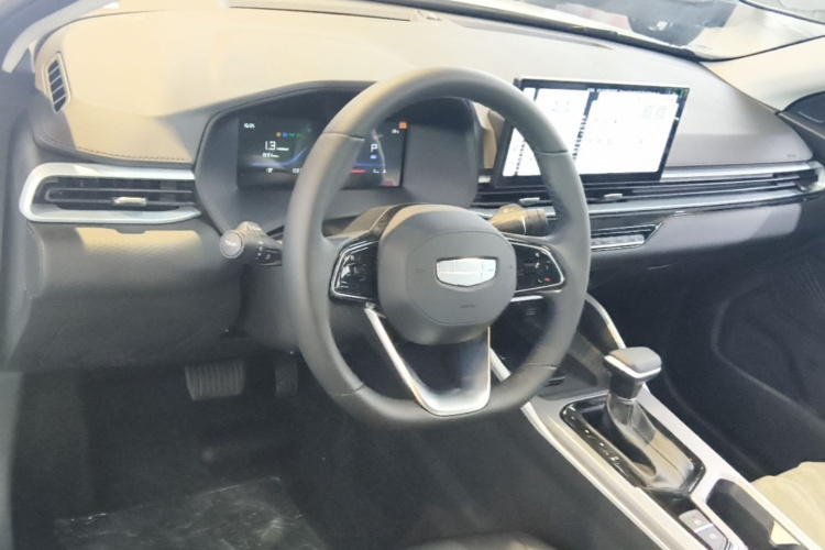 GEELY Emgrand 2026 car image #10