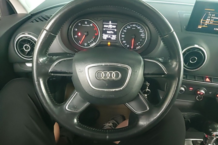 Audi A3 2015 car image #11