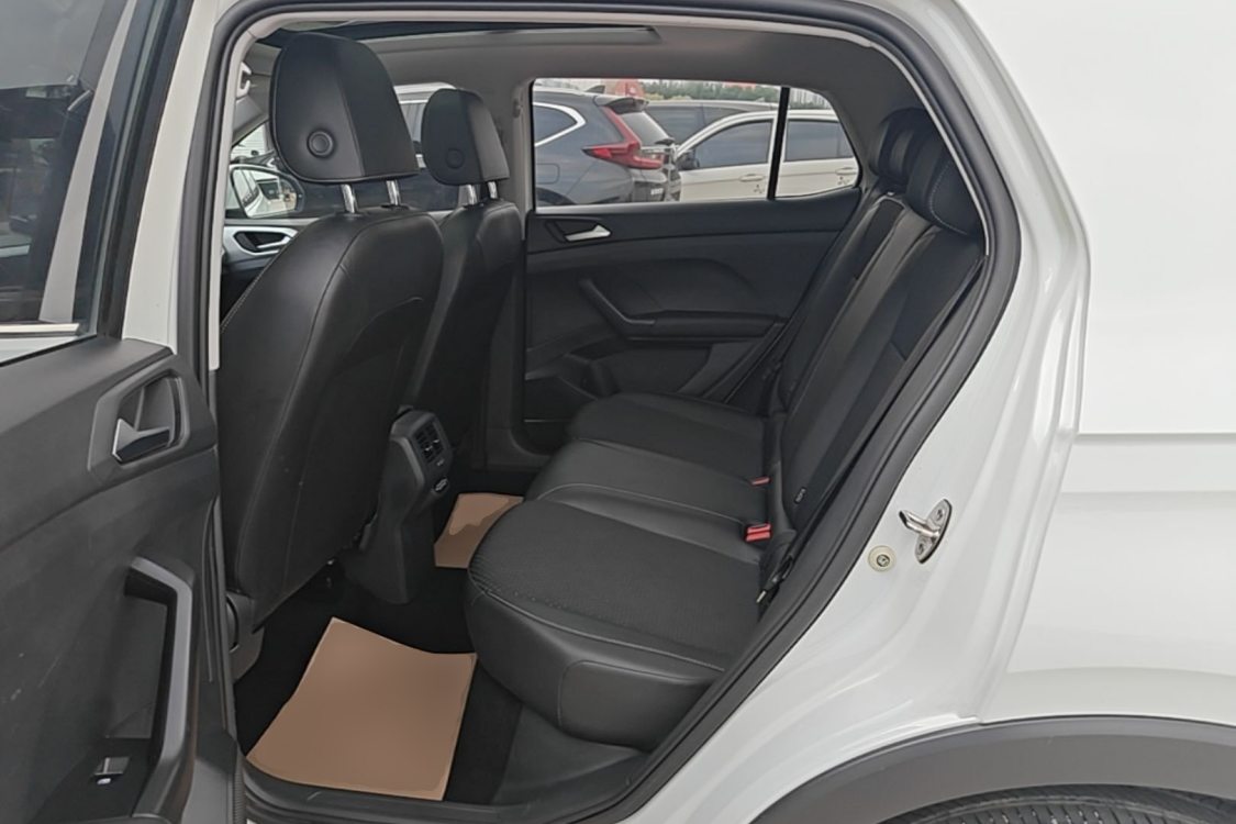 Volkswagen Tacqua 2022 car image #13