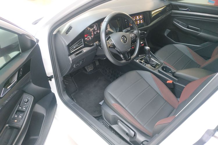 Volkswagen Bora 2021 car image #16