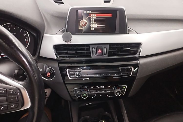 BMW X1 2017 #13 BMW X1 2017 car image #13