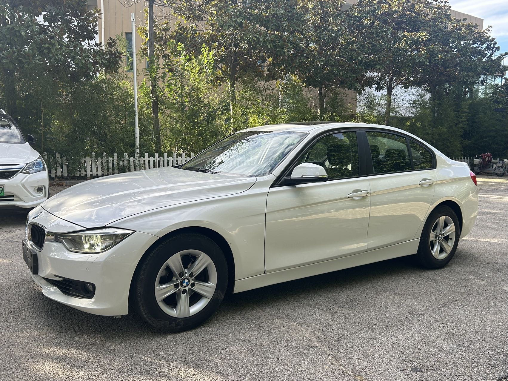 BMW 3 Series 2017 BMW 3 Series 2017 car image