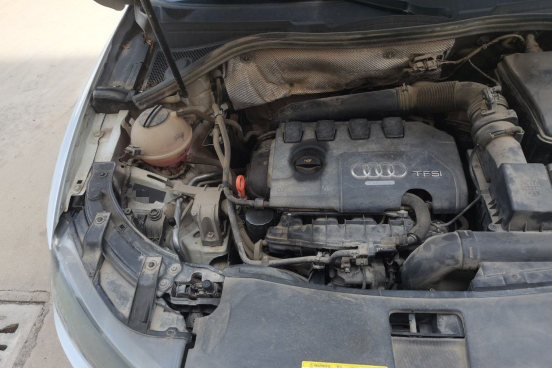 Audi Q3 2014 car image #11
