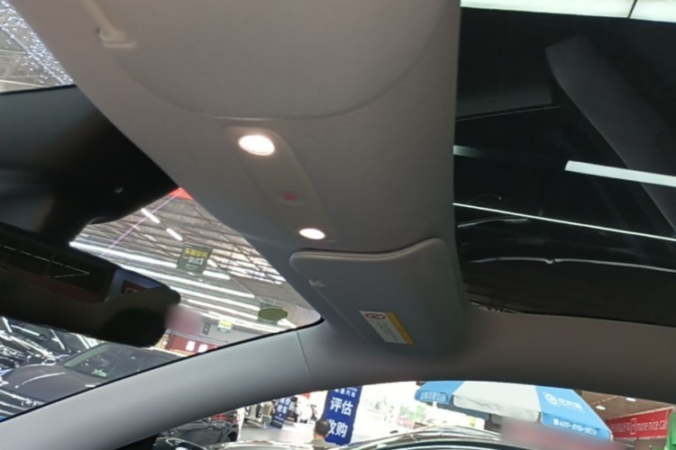 Tesla Model Y 2025 car image #18