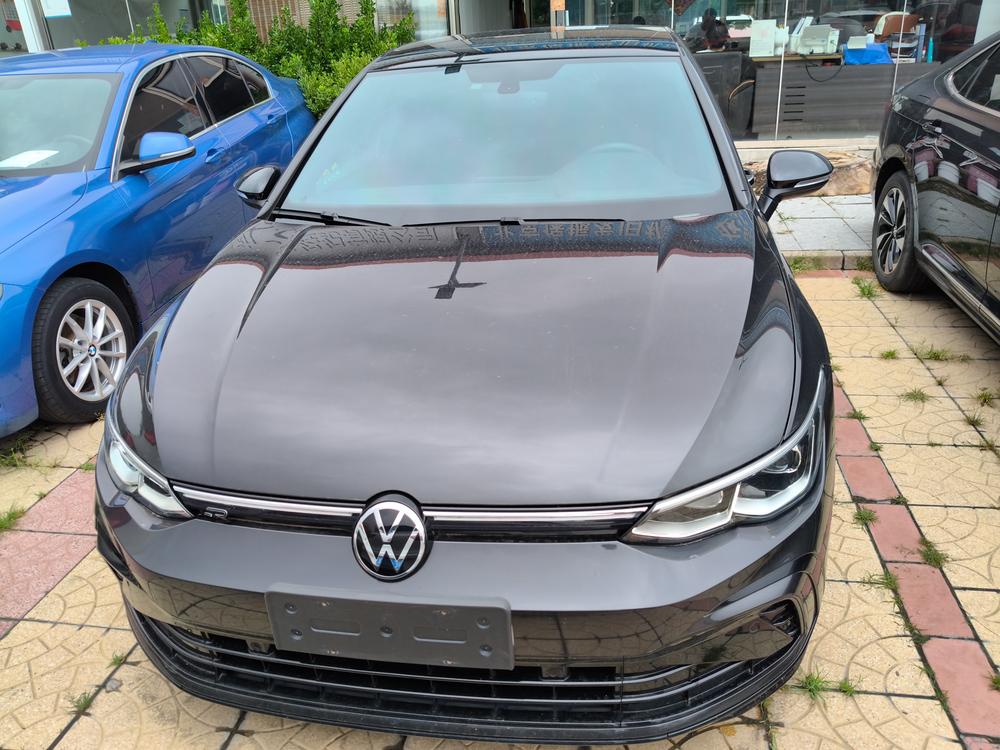 Volkswagen Golf 2023 car image #2