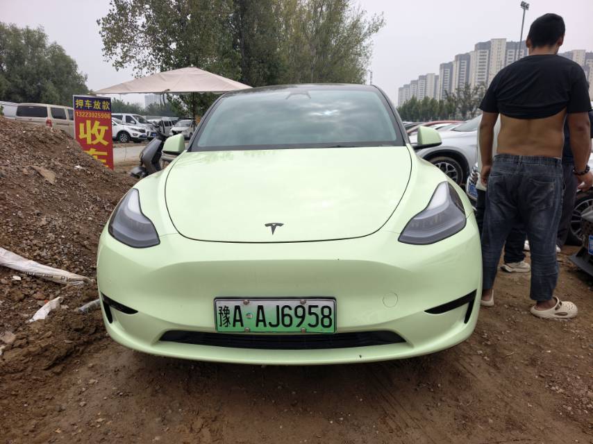 Tesla Model Y 2023 #2 Tesla Model Y 2023 car image #2