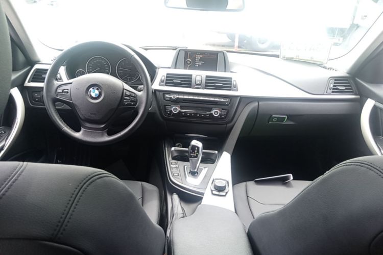 BMW 3 Series 2014 car image #10