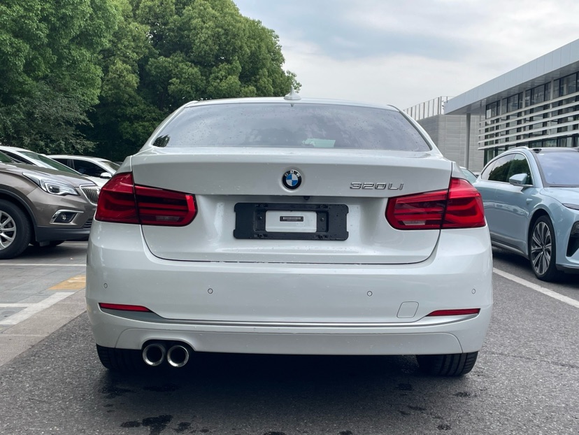 BMW 3 Series 2019 #7 BMW 3 Series 2019 car image #7