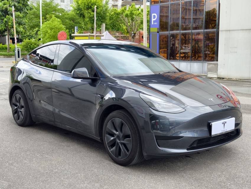 Tesla Model Y 2024 #2 Tesla Model Y 2024 изображение автомобиля #2