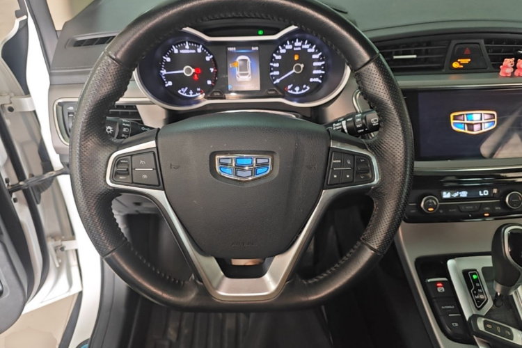 GEELY Emgrand GS 2018 car image #16