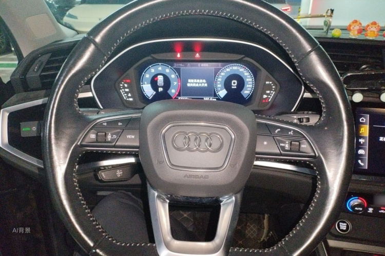 Audi Q3 2021 car image #12
