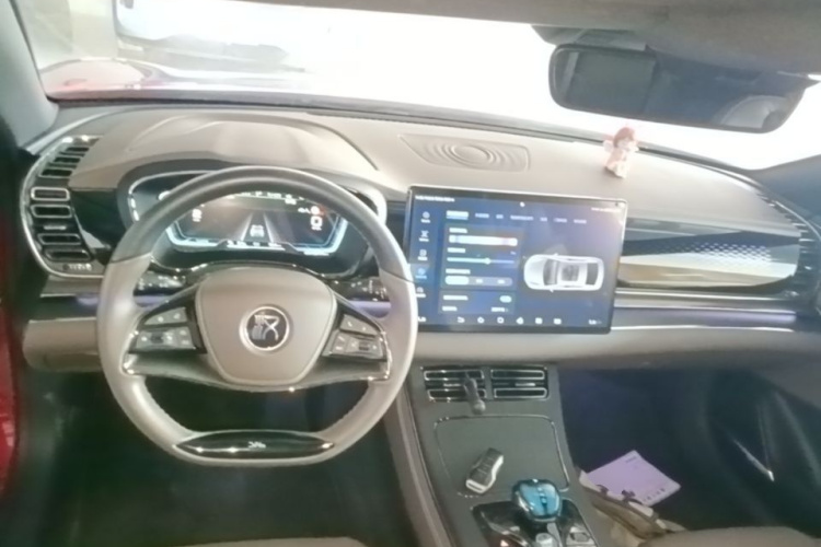 BYD Han 2021 car image #11