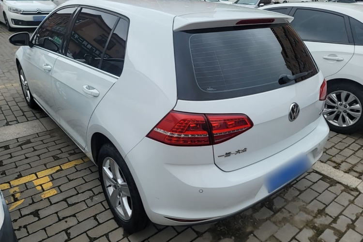 Volkswagen Golf 2015 car image #5