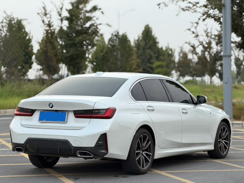 BMW 3 Series 2024 car image #6