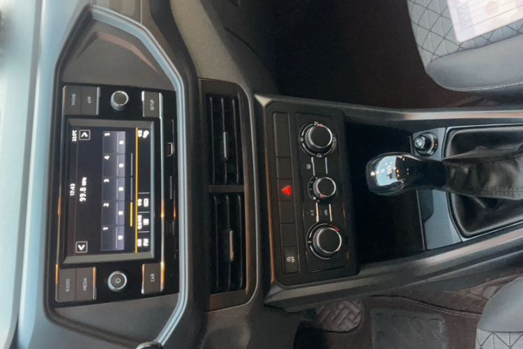 Volkswagen T-Cross 2019 #13 Volkswagen T-Cross 2019 car image #13