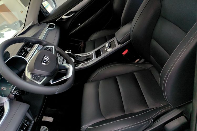 GEELY Emgrand 2020 #15 GEELY Emgrand 2020 car image #15