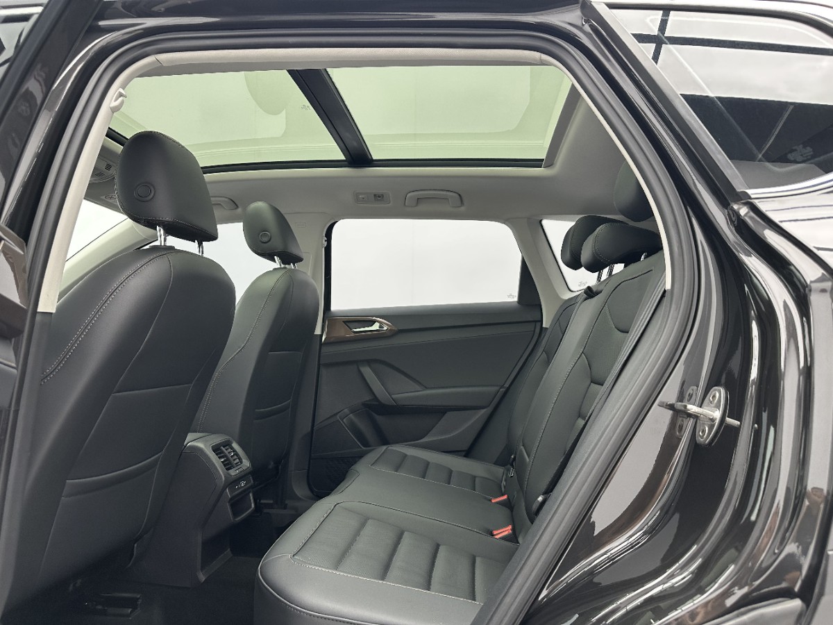 Volkswagen Tharu 2023 car image #6