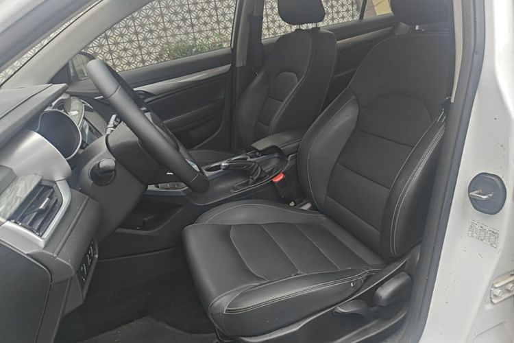 GEELY Emgrand 2019 #15 GEELY Emgrand 2019 car image #15