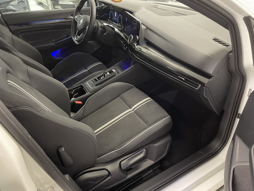 Volkswagen Golf 2022 car image #3