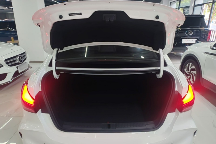 MG 5 2025 #19 MG 5 2025 imagen de coche #19