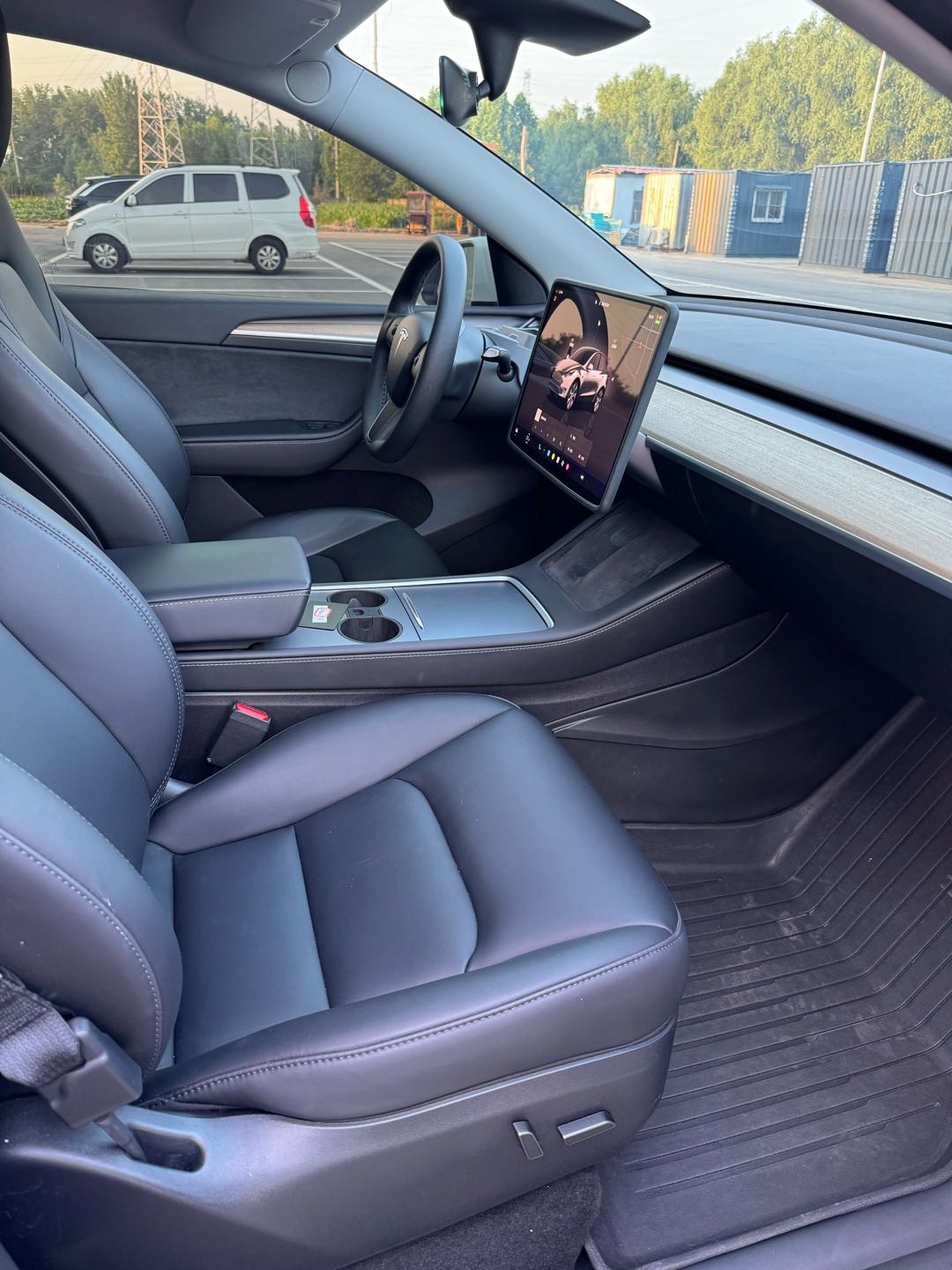 Tesla Model Y 2023 #11 Tesla Model Y 2023 car image #11