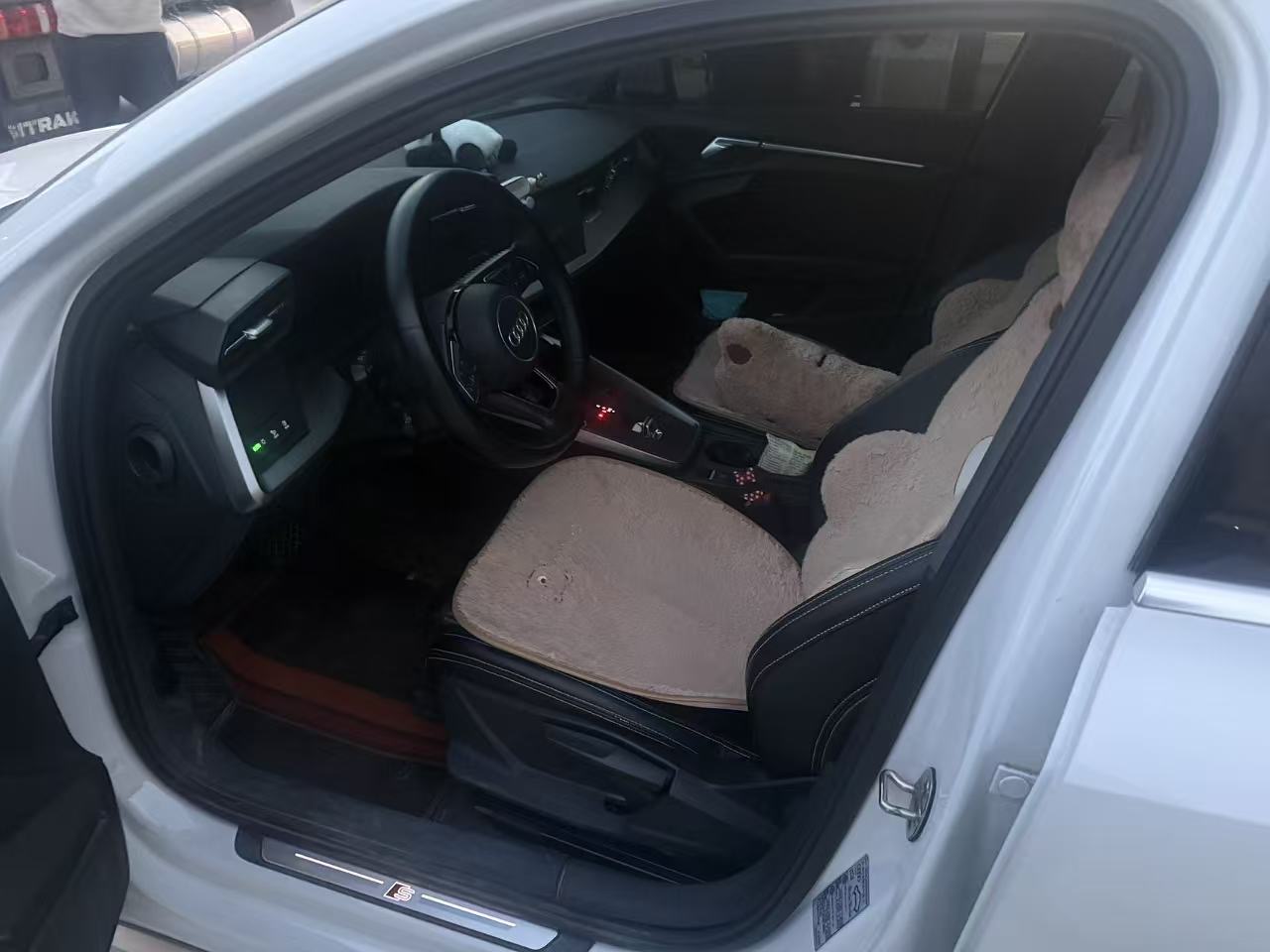 2022 immagine di auto #3