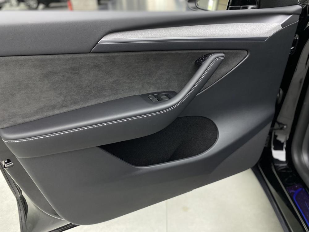 Tesla Model Y 2024 #9 Tesla Model Y 2024 car image #9