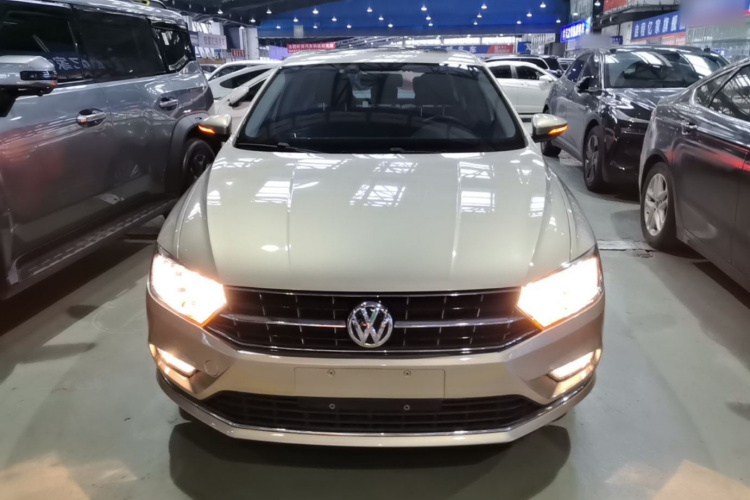 Volkswagen Bora 2017 car image #3
