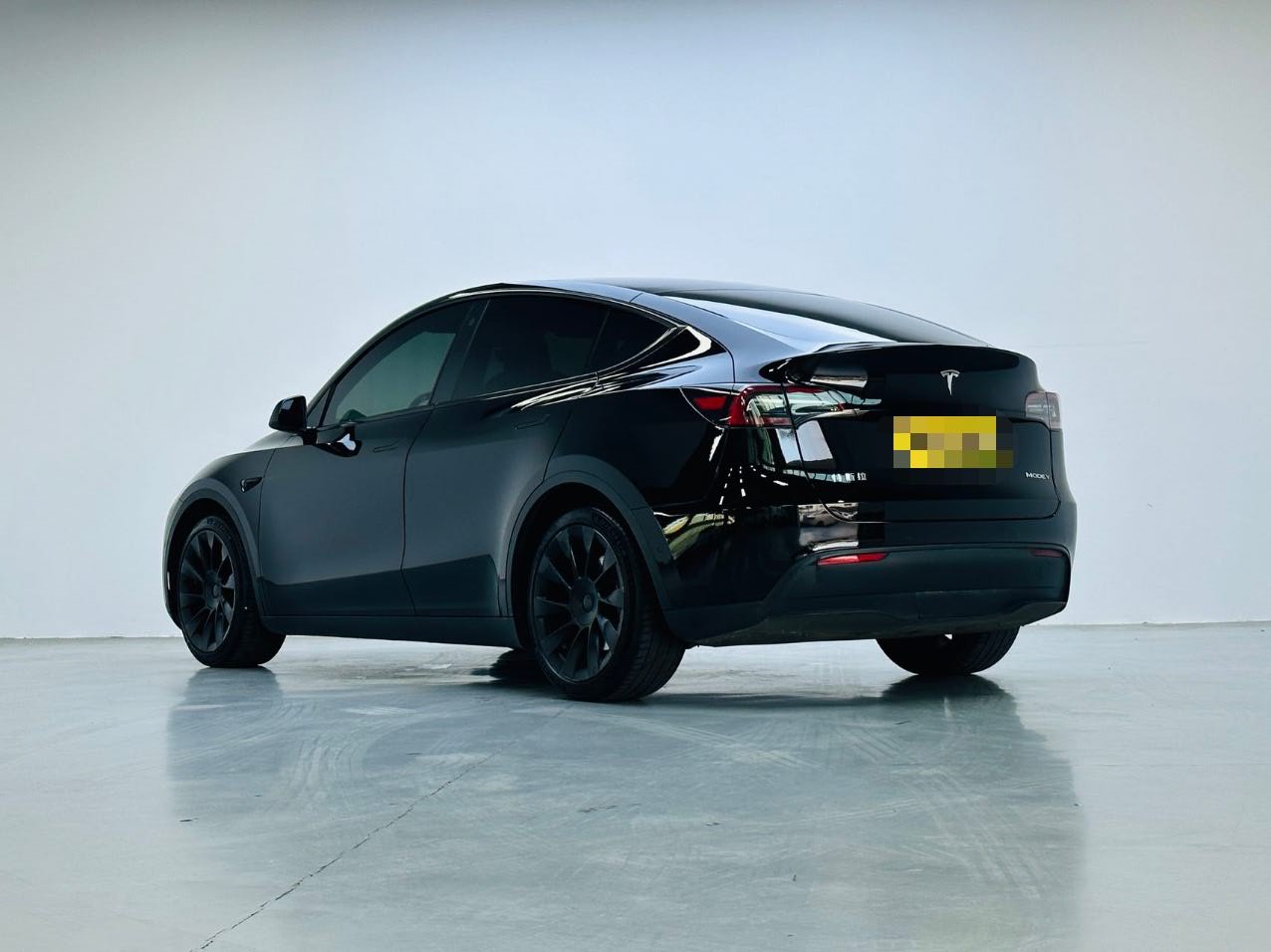 Tesla Model Y 2021 car image #7